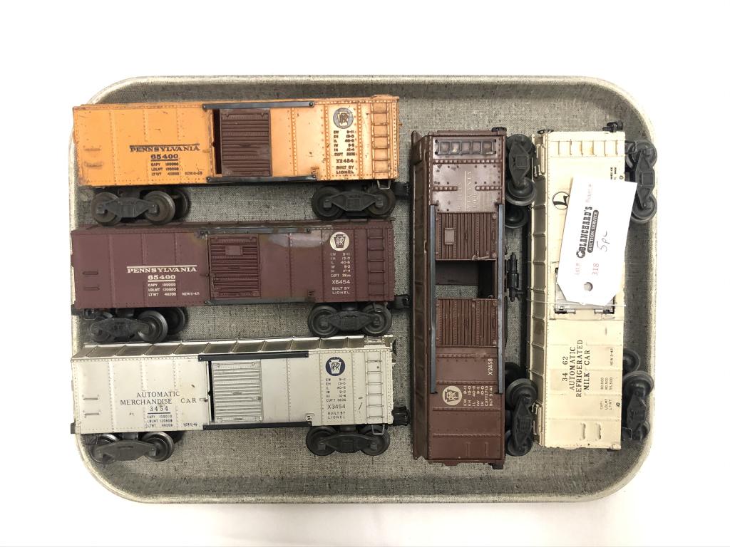 5 Lionel Train Cars - Various Lines (1 of 1)