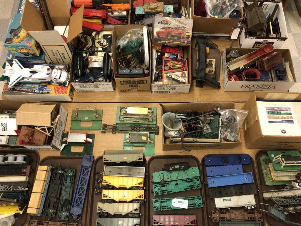 Large Group of Lionel Train Cars, Acces. & Toys (1 of 8)