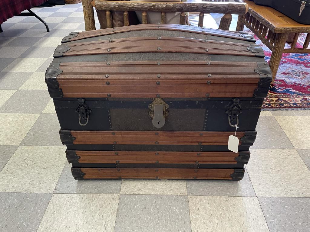 Antique Dome Top Trunk (1 of 4)