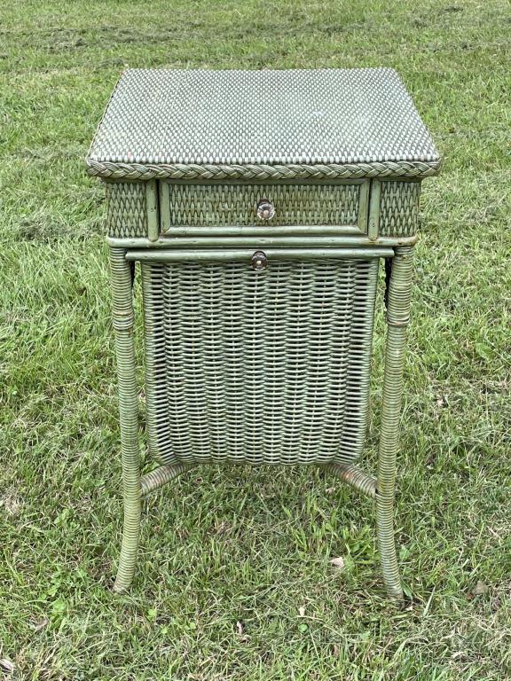 Heywood Wakefield Wicker Sewing Stand (1 of 4)