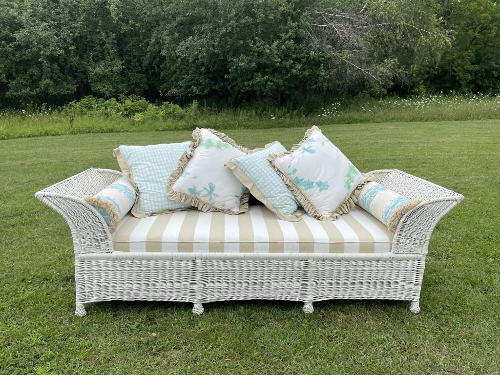 Rare Antique White Wicker Day Bed (1 of 4)