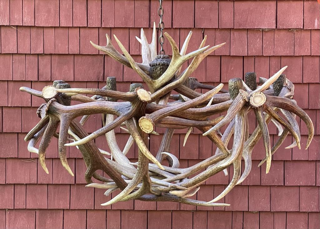 Massive Elk Antler Chandelier (1 of 7)