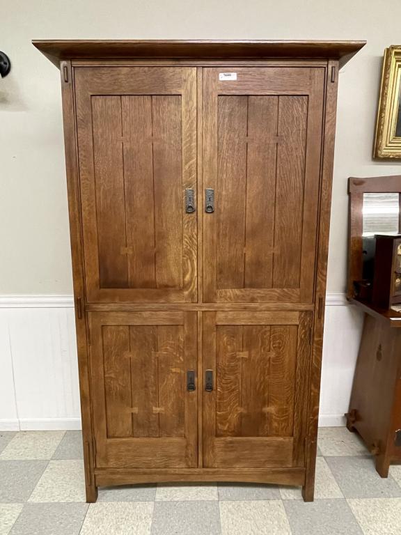 Stickley Entertainment Cabinet (1 of 5)