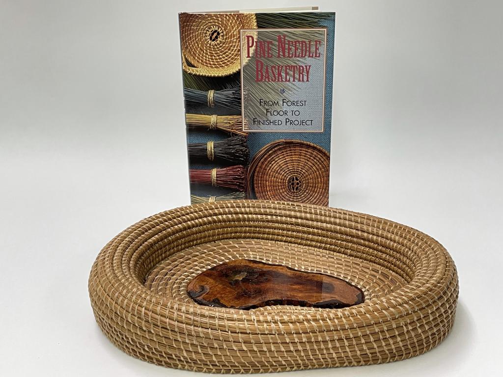 Judy Mofield Mallow Pine Needle Basket w/ 2 Books (1 of 6)