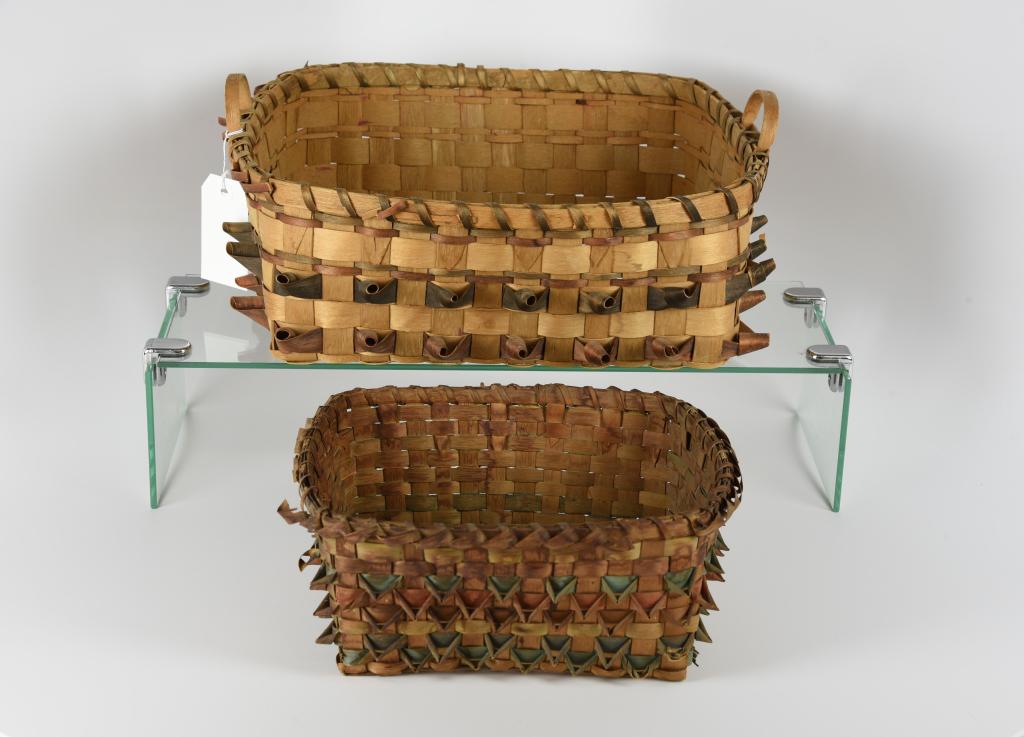 2 Mohawk Colored Baskets (1 of 4)