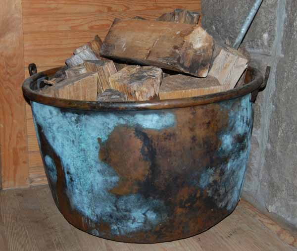 large apple butter kettle: large apple butter copper kettle 27 "diameter X 17 1/2" H