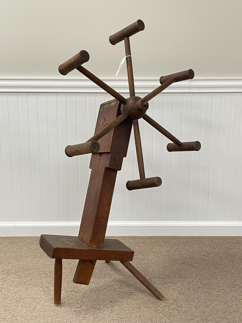 Red Painted Country Yarn Winder (1 of 3)