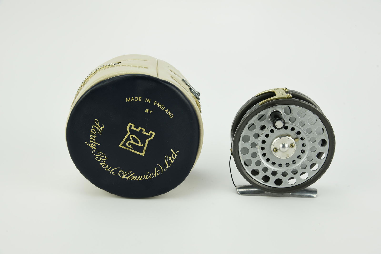 Hardy Featherweight Trout Reel (1 of 5)