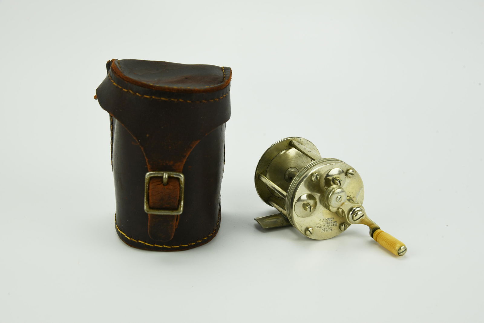 B.F. Meek & Sons Blue Grass No.3 Casting Reel (1 of 4)