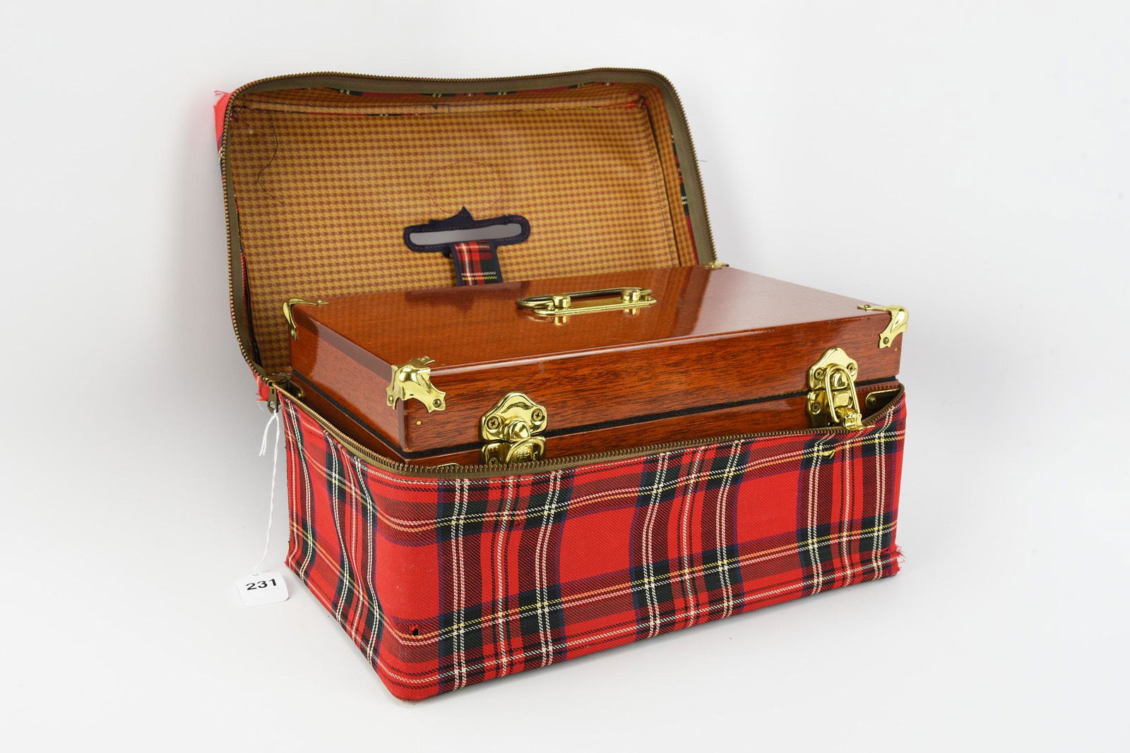 Abercrombie & Fitch Tackle Box (1 of 4)
