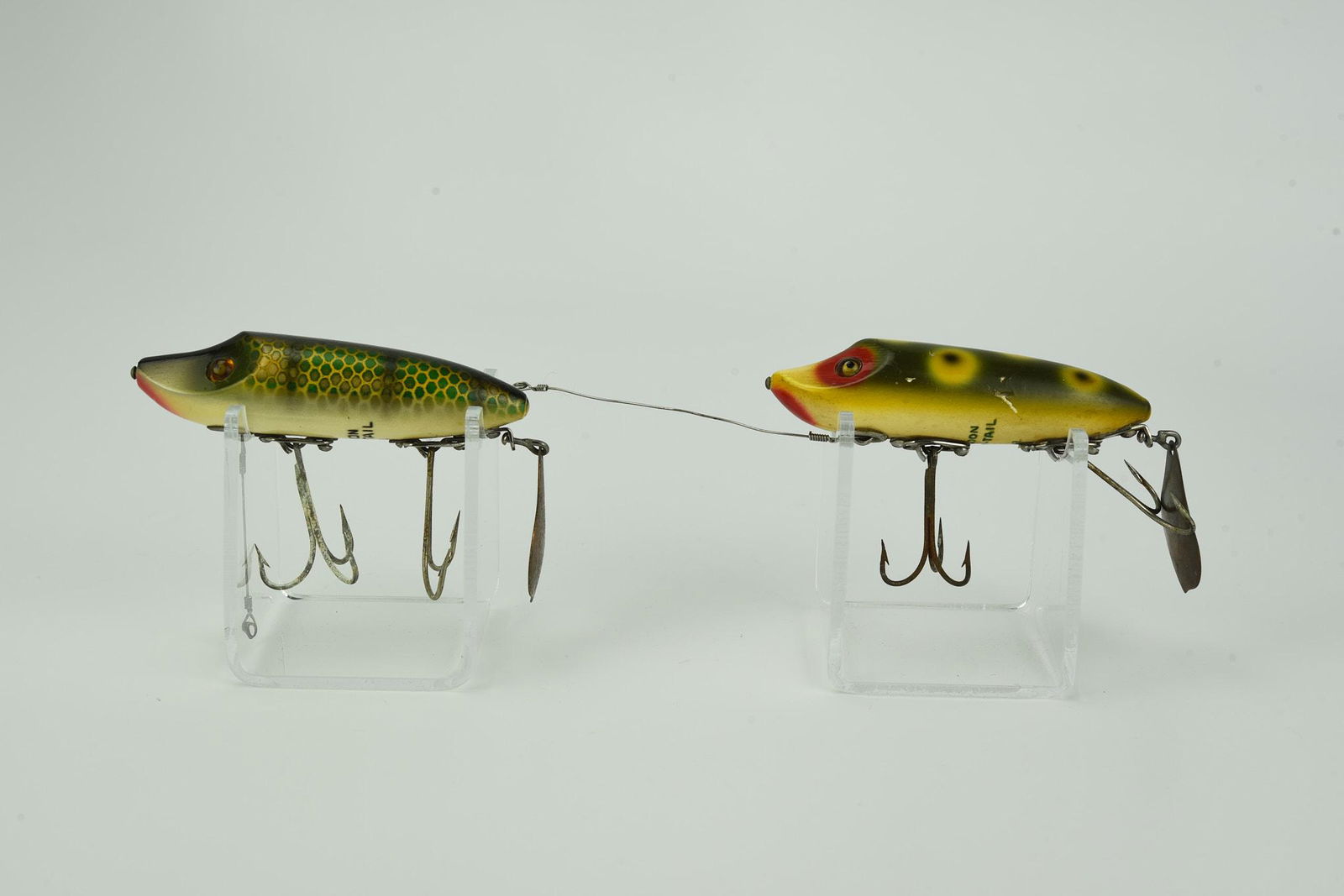 ヘドンフラップテール HEDDON　FLAPTAIL Heddon Flap-Tail Vtg Wooden Fishing Lure Glass Eyes, Musky