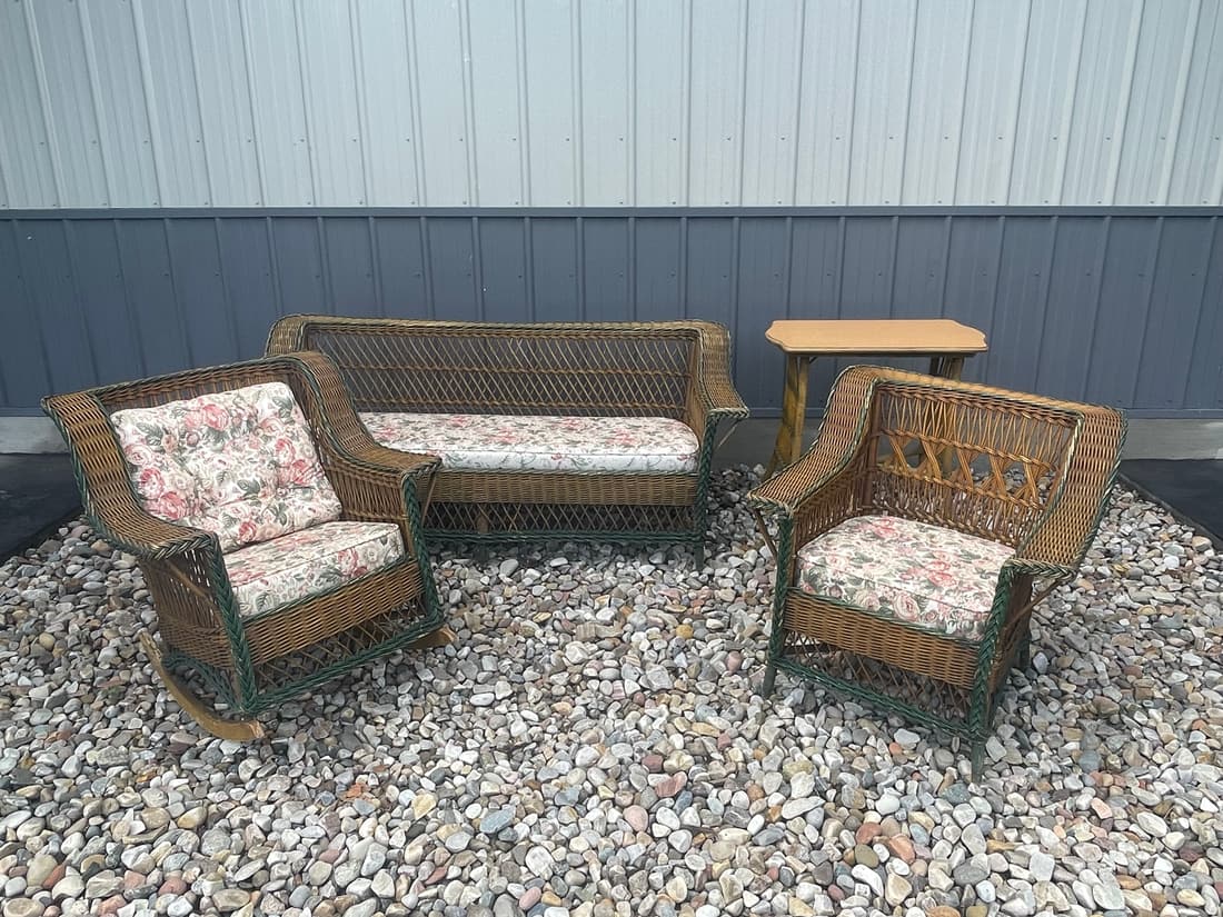 4 Piece Bar Harbor Wicker Patio Set (1 of 15)