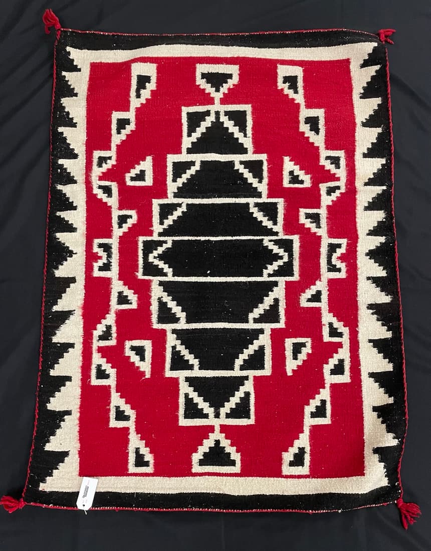 Navajo Rug in Ganado Red Style (1 of 3)