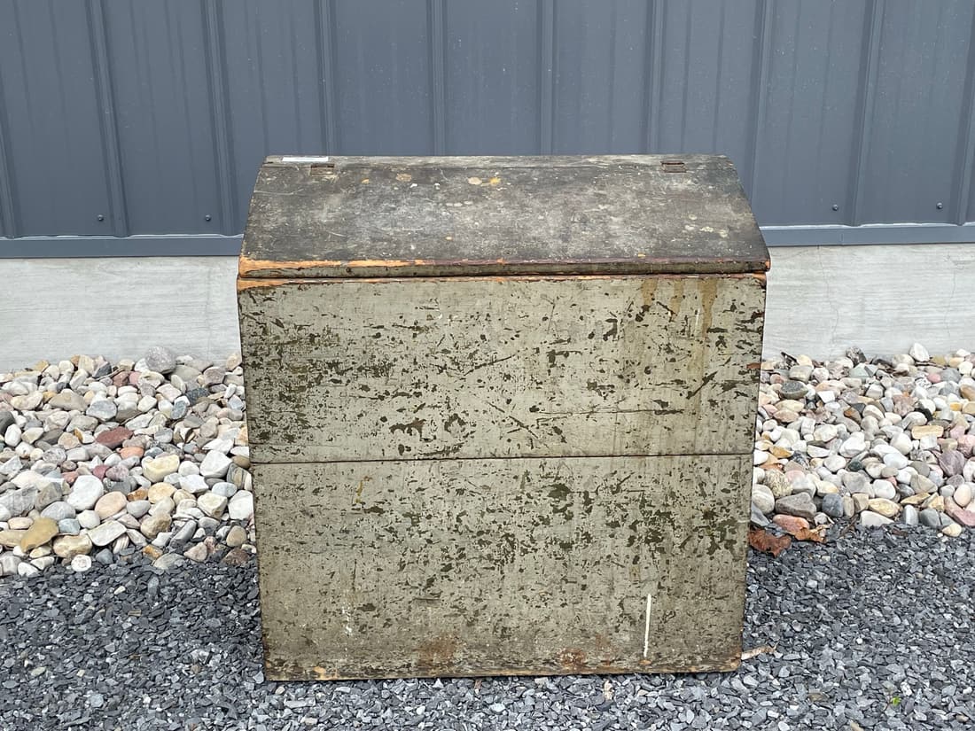 Pine Painted Slant Top Wood Box (1 of 4)