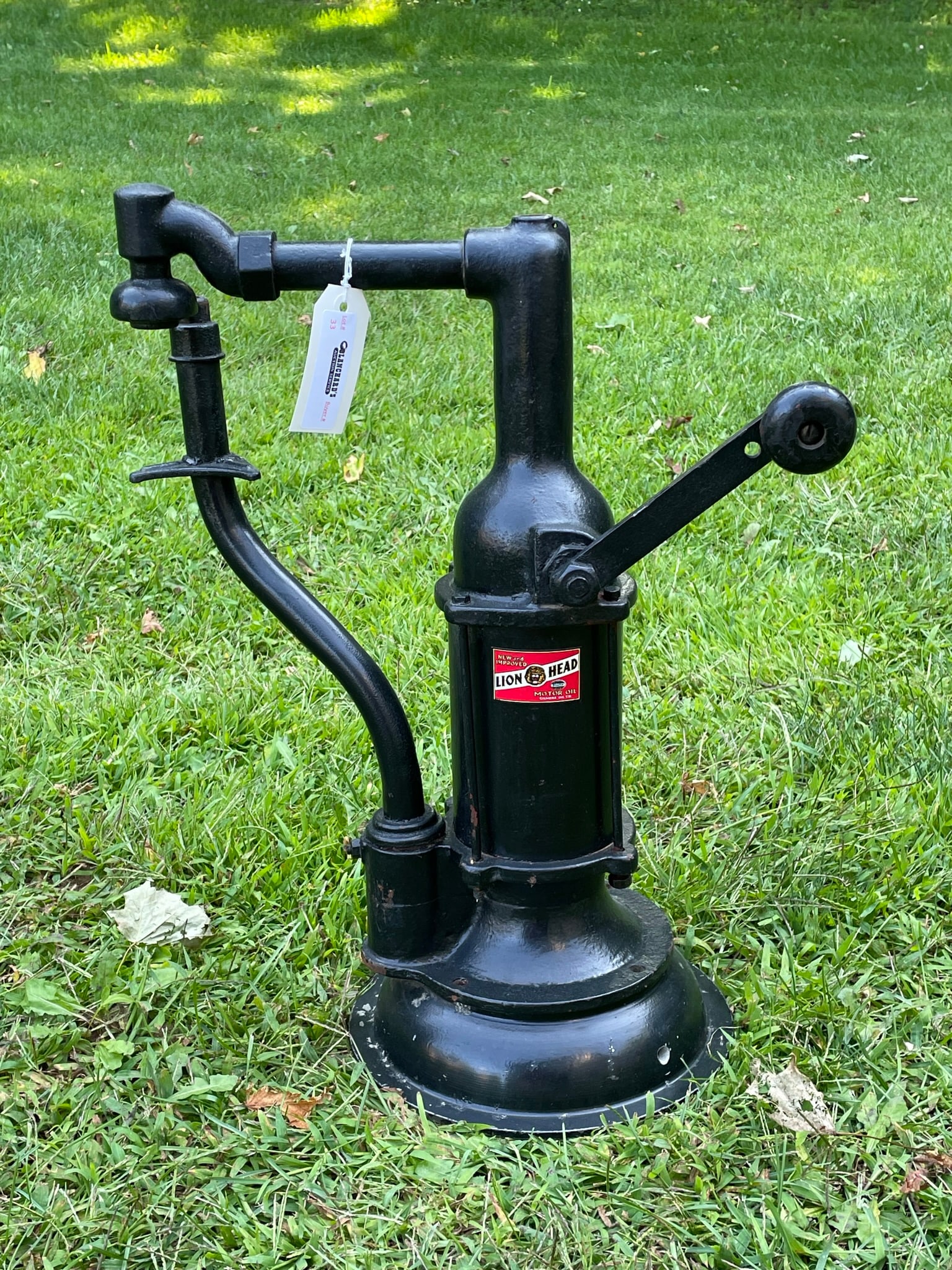 Lionhead Hand Crank Oil Pump (1 of 4)