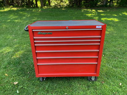 Snap-On 7 Drawer Rolling Tool Chest: This tool cabinet is heavy duty and in very good condition. Paint is excellent with no dents or dings. Cabinet sits on 4 large casters. 40" wide x 39" tall x 19 1/2" deep.