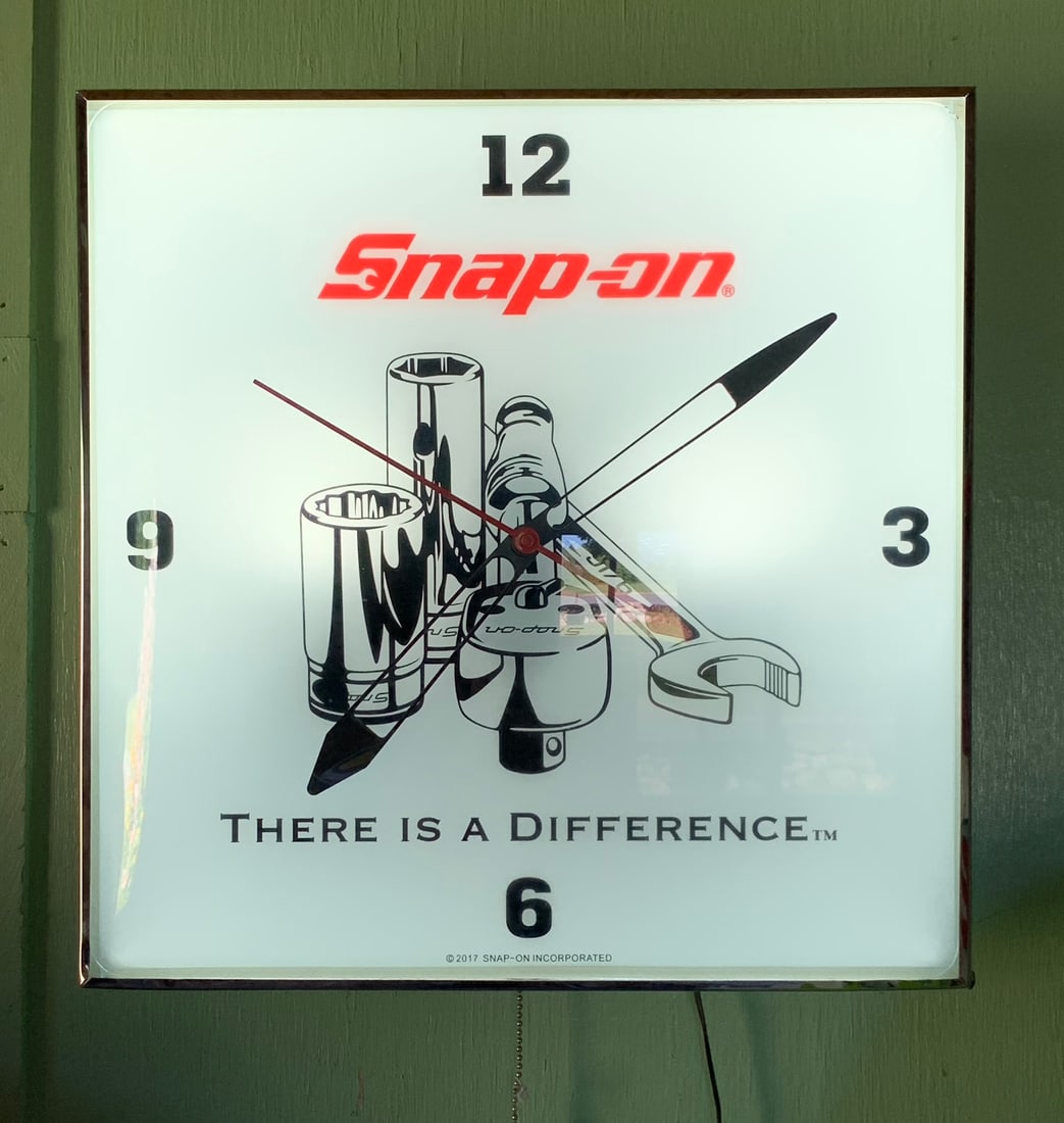 Snap-On Square Electric Wall Clock (1 of 2)