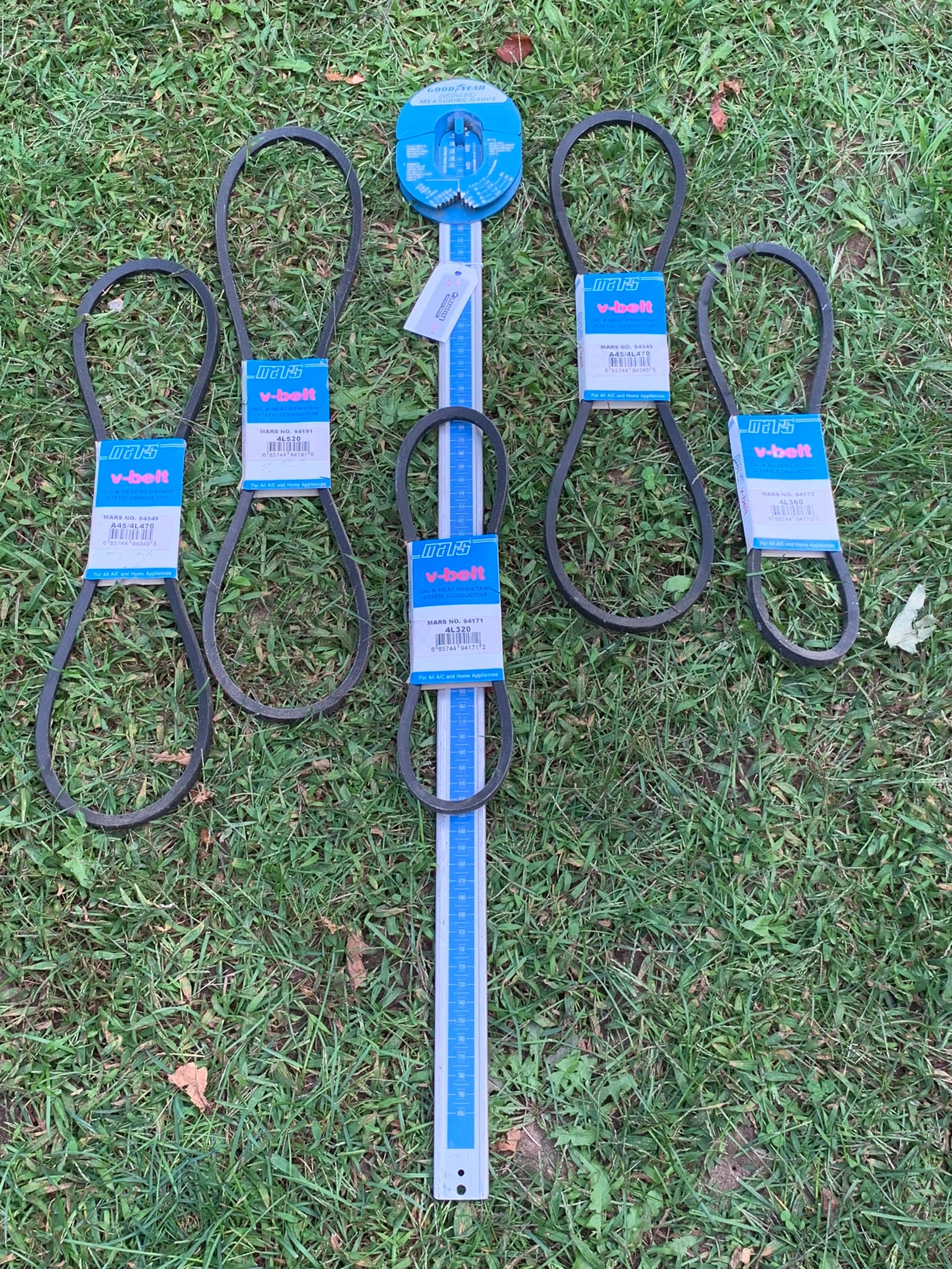 Goodyear Insta-Find Belt Measuring Gauge (1 of 2)