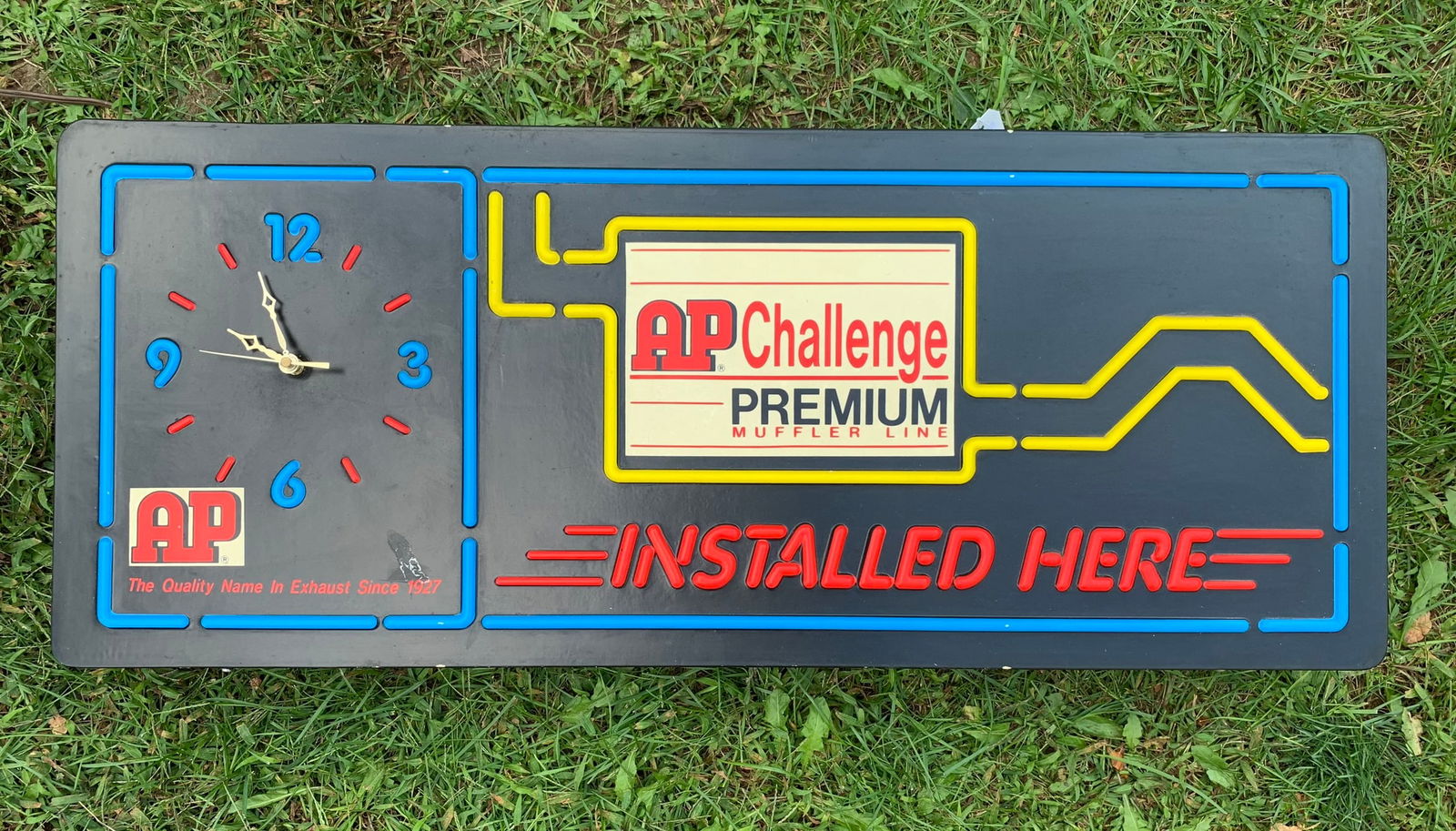 AP Muffler Lighted Sign and Clock (1 of 3)