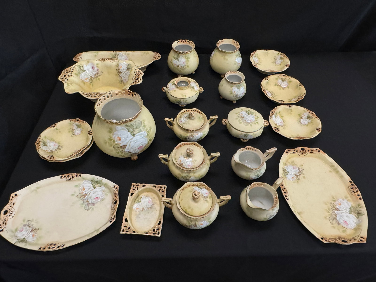 21 Pieces of Royal Bayreuth Hand Painted Ivory: white roses. All in good condition.