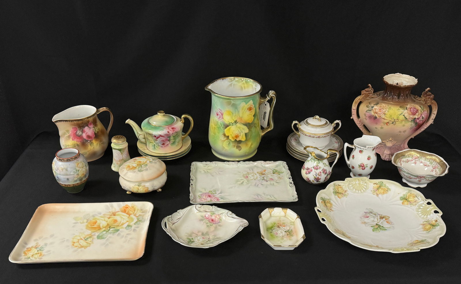Large Assorted Lot of Royal Bayreuth (23 pieces) (1 of 7)
