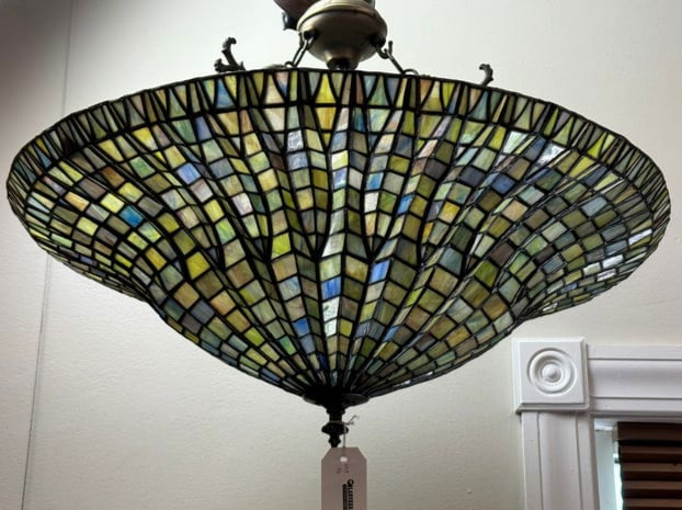 Meyda Tiffany Leaded Glass Chandelier: 24" diameter. In excellent condition. Made in Yorkville, NY.