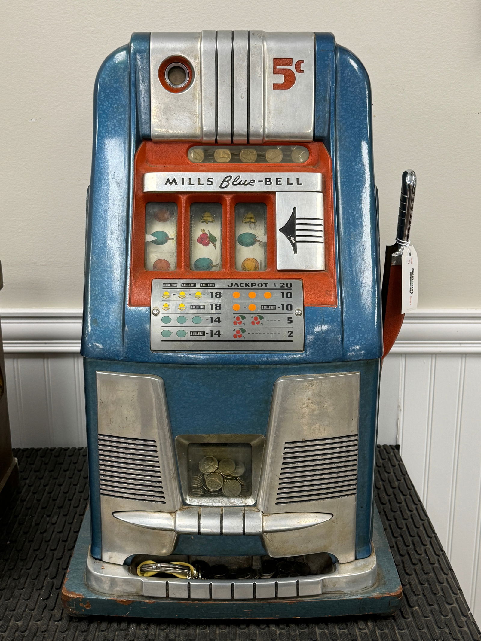 Mills Blue-Bell 5 Cent Slot Machine (1 of 7)