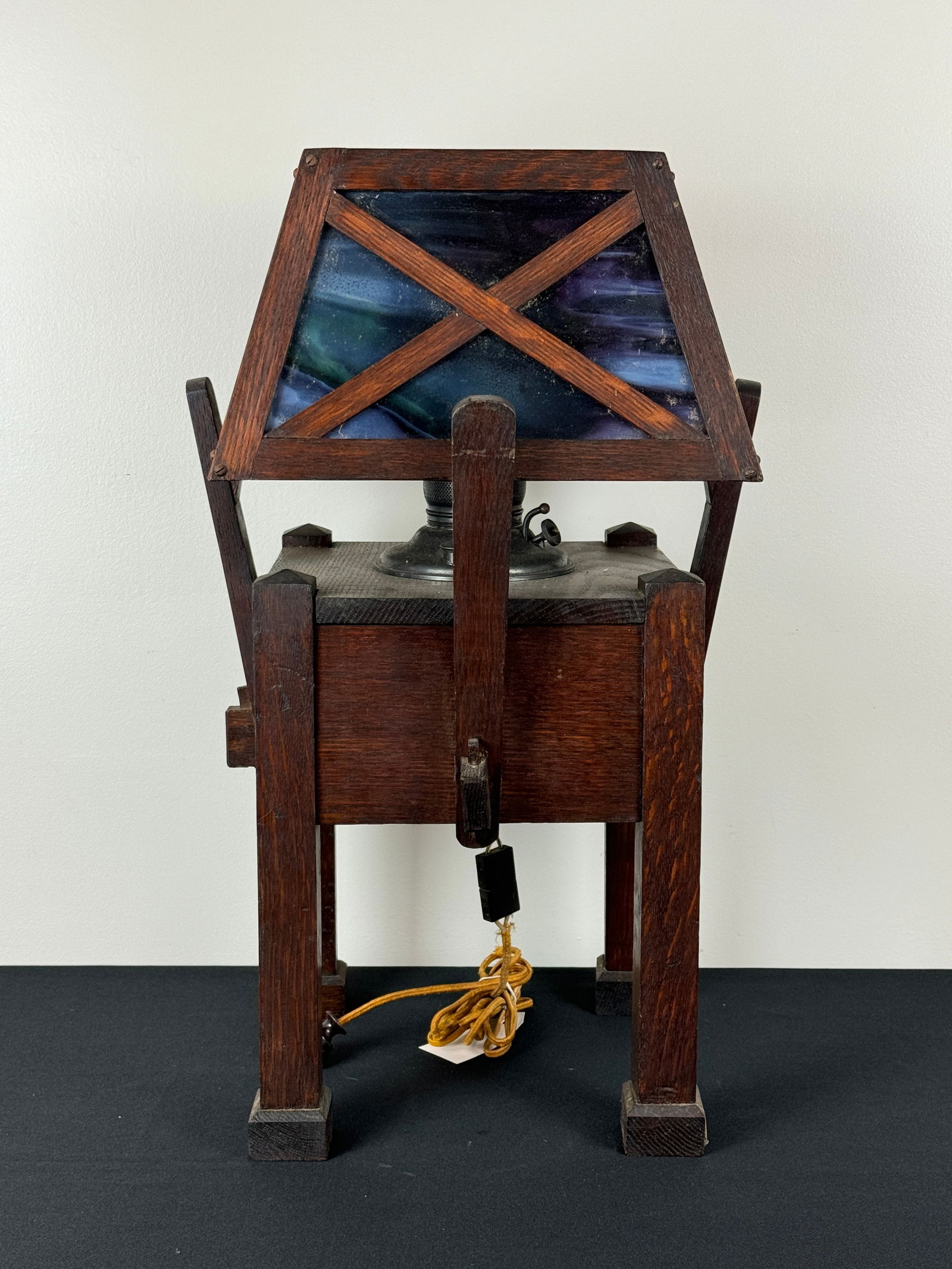 Oak Arts and Crafts Slag Glass Table Lamp (1 of 4)