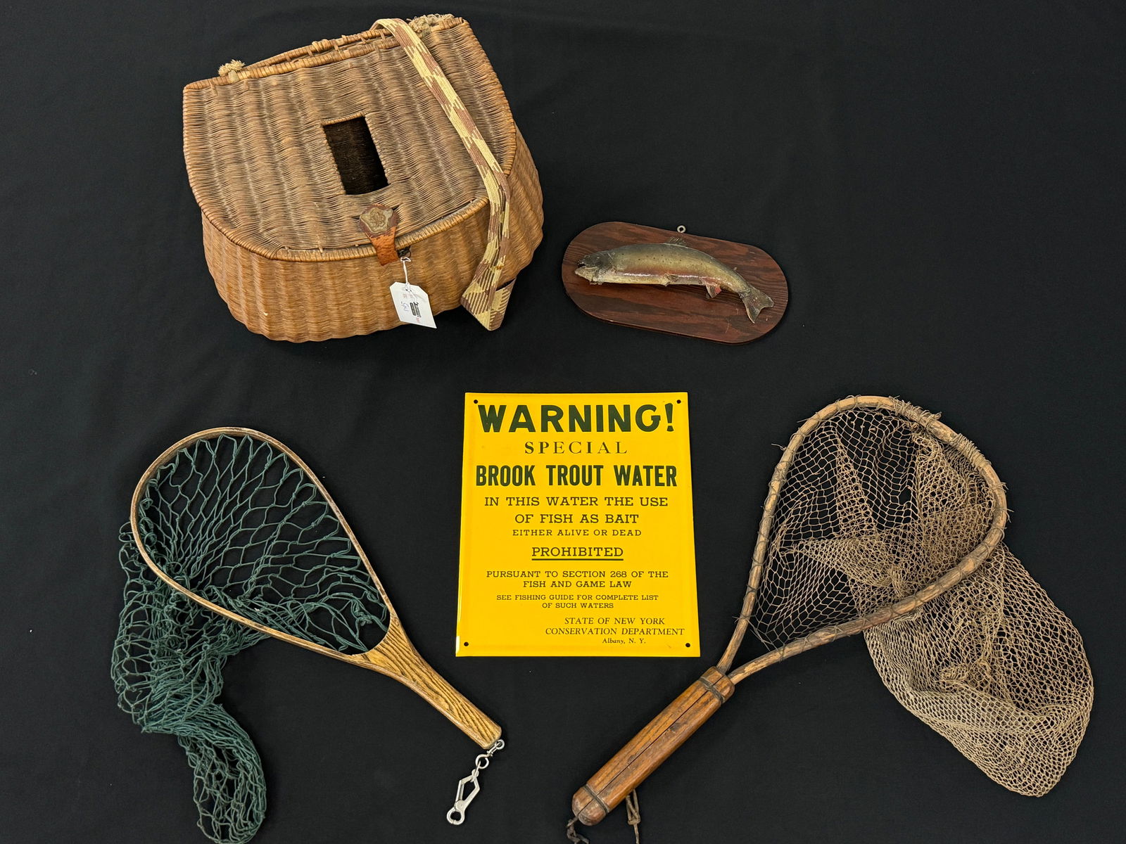 Vintage Fishing Collectibles (1 of 4)