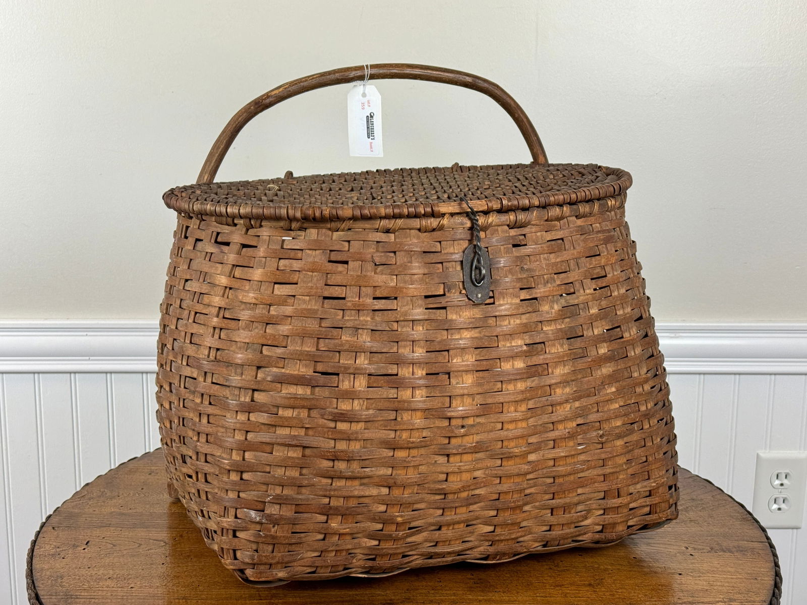 Oversized Early Creel Style Basket (1 of 4)