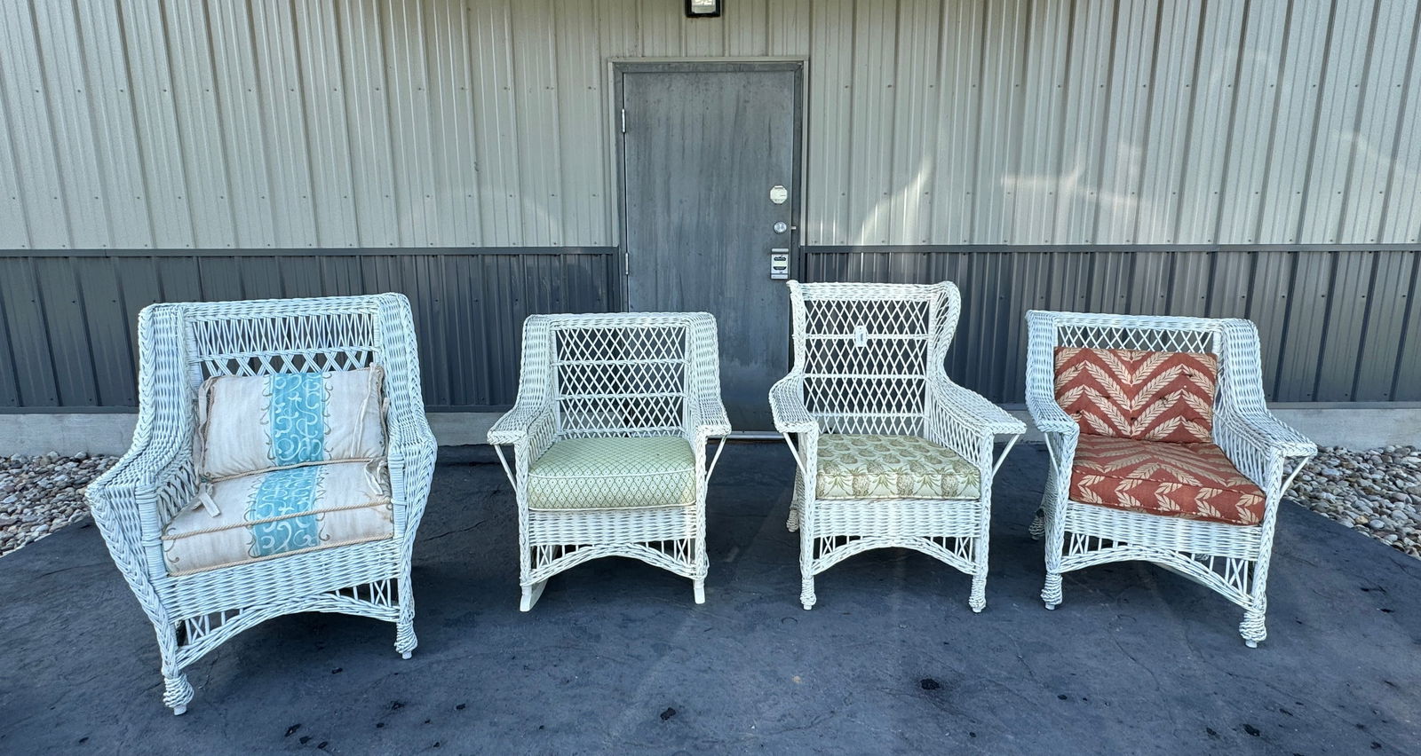 4 Wicker Bar Harbor Porch Chairs (1 of 9)