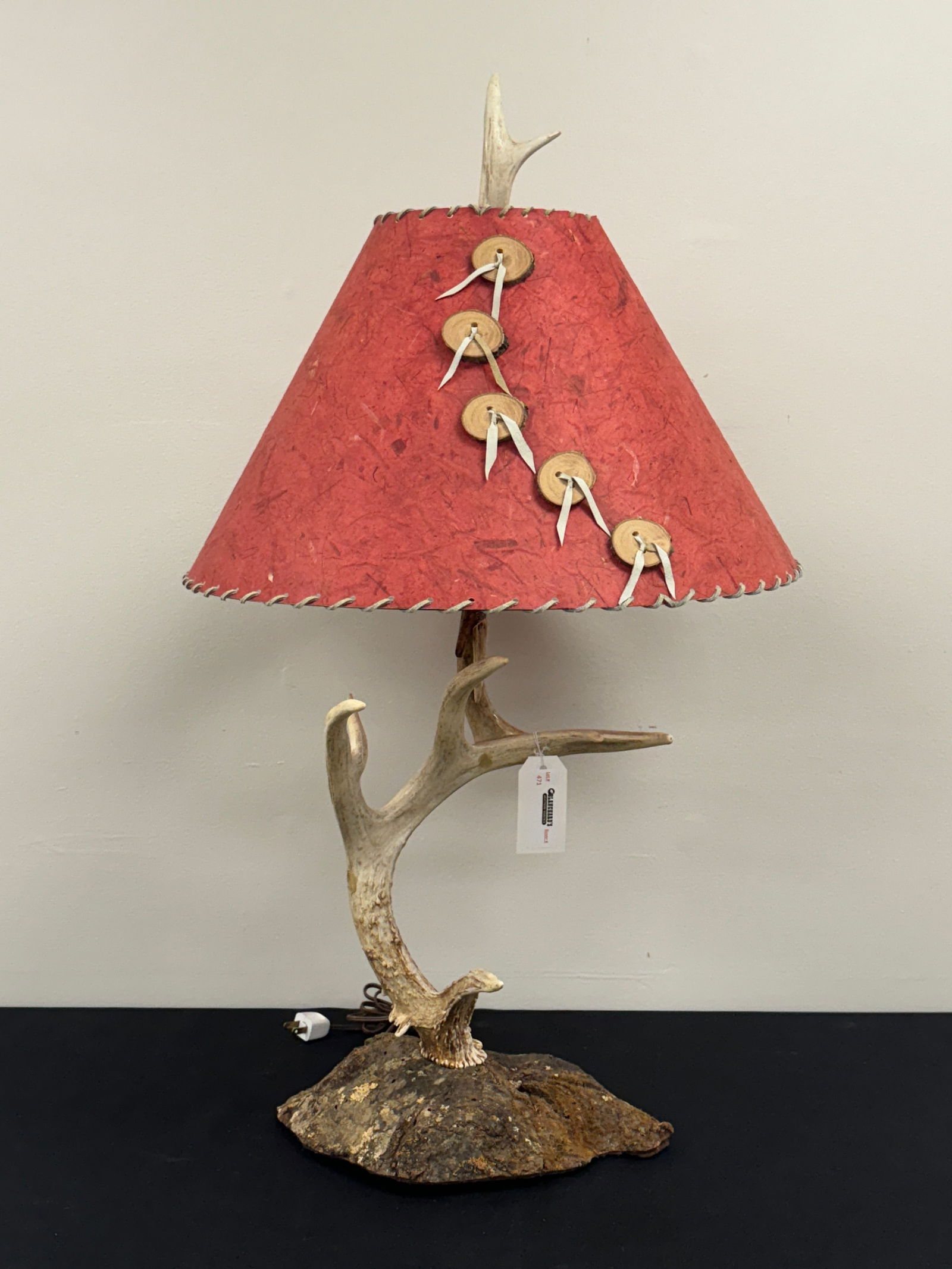 Whitetail Antler Table Lamp (1 of 3)