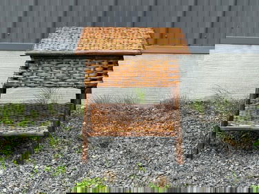 Basket Weave Rustic End Stand