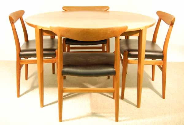 Hans J. Wegner C.M. Madsens - 4 Chairs & Table: Signed. Table with 2 leaves measures 47" in diameter.