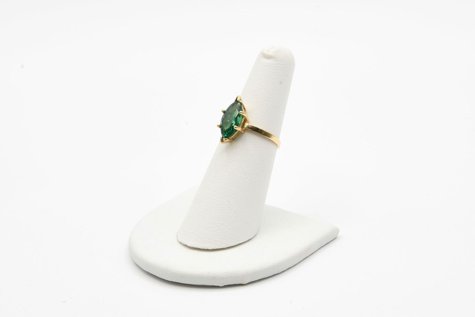 14kt Gold Emerald Ring (1 of 4)