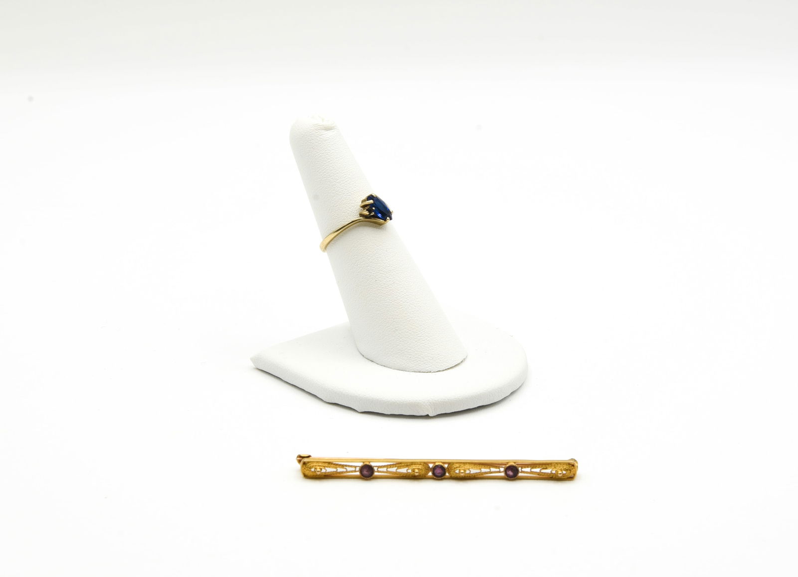 10kt Gold Ring & Bar Pin (1 of 2)