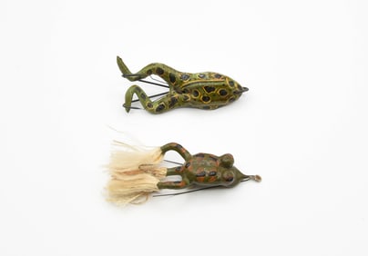 2 Vintage Rubber Frogs