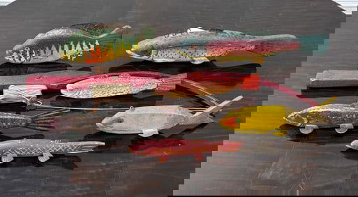 6 Ice Fishing Decoys & Jigging Pole