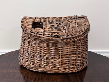 Wicker Fishing Creel with Wooden Latch