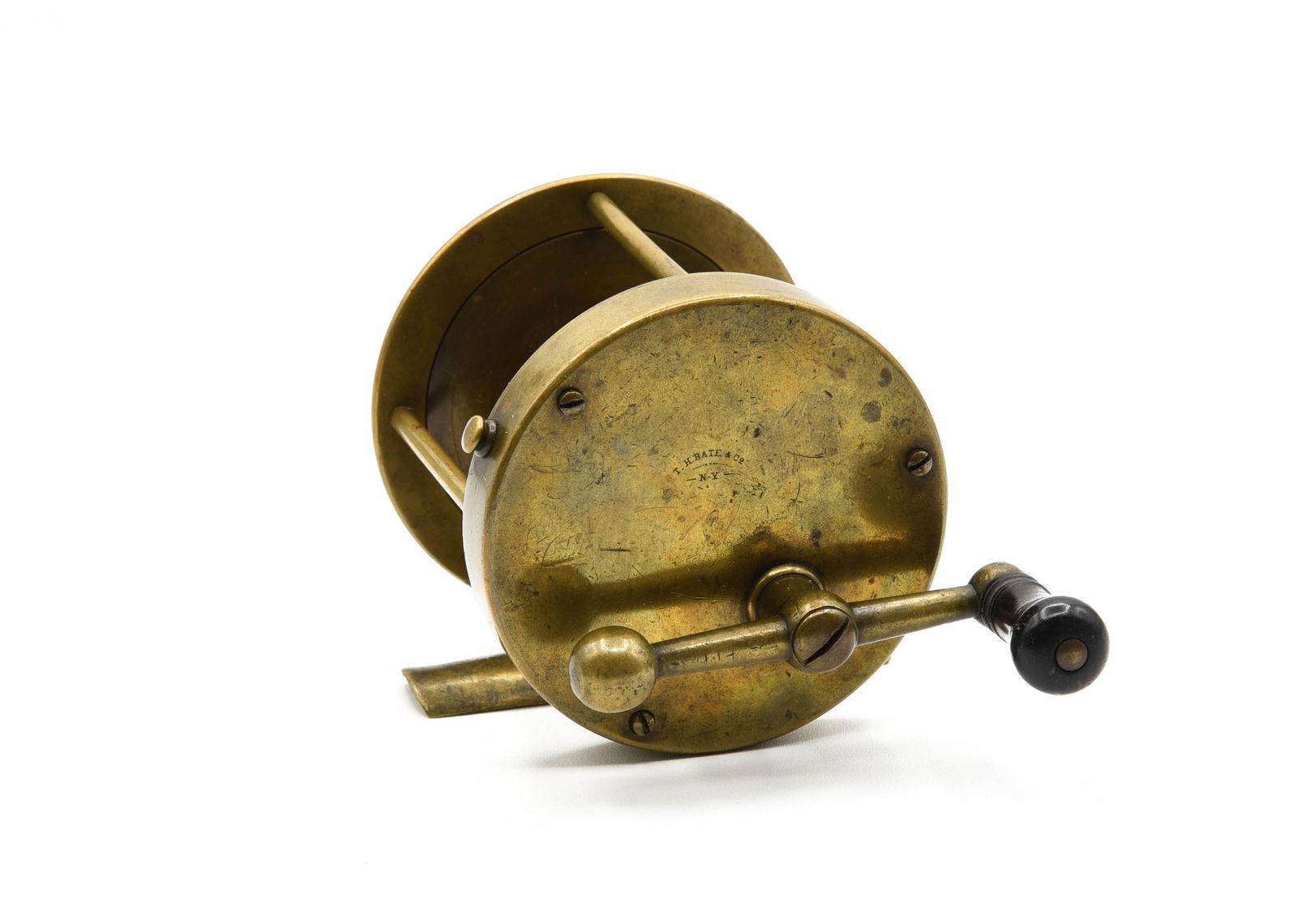 T.H. Bate & Co. Brass Ball Handle Reel (1 of 3)
