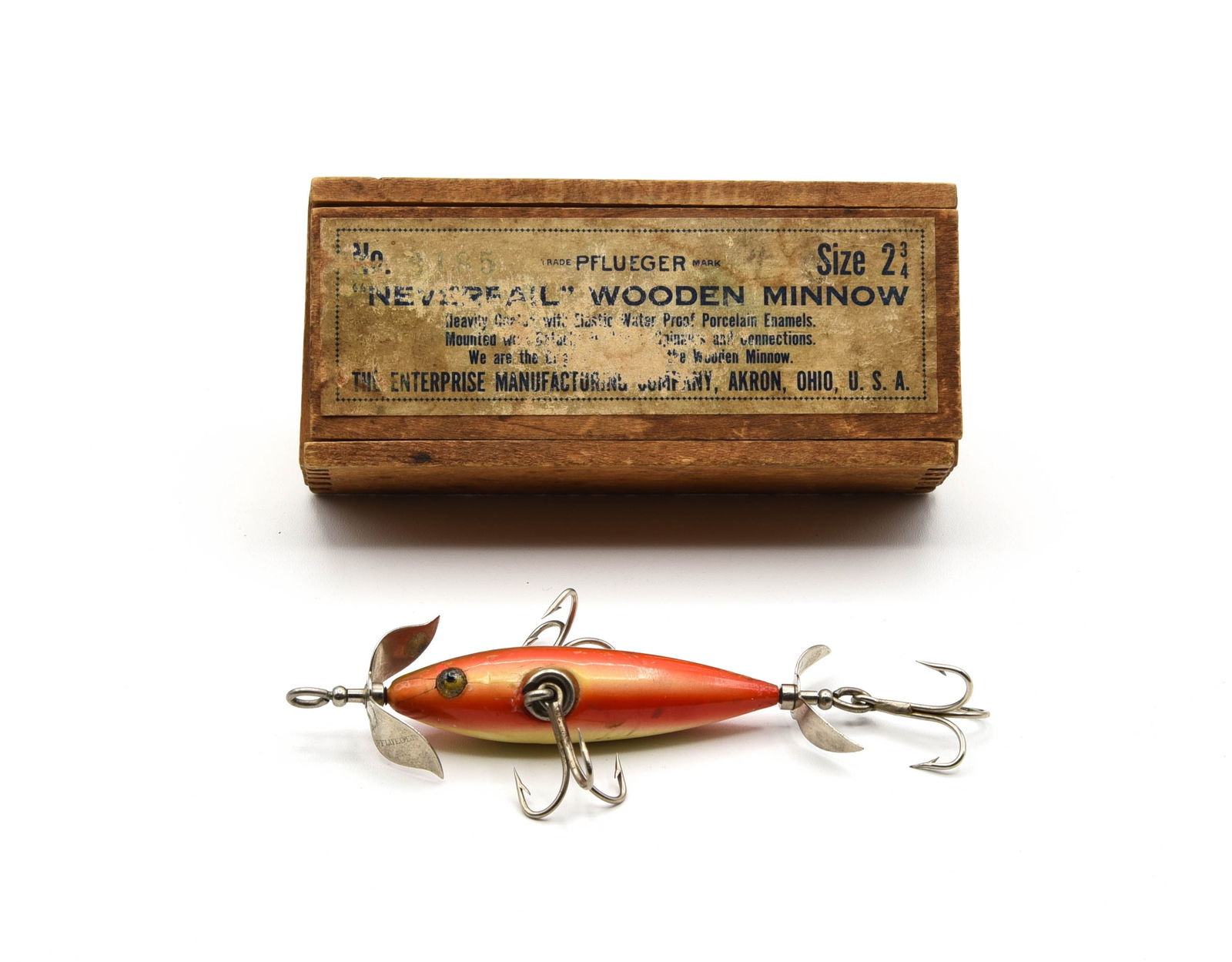 Pflueger Neverfail Wooden Minnow (1 of 3)