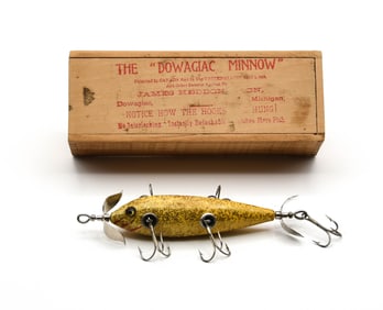 Early Heddon "Hung!" Wooden Box