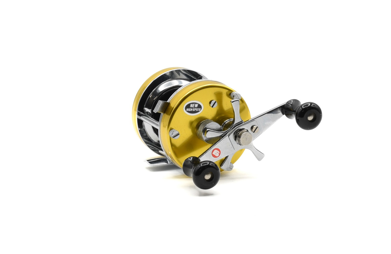 Ambassadeur 5500C Casting Reel: Serial number SS02515, in rare yellow anodized finish, with dual black grasps and 5-point star drag. As new, Ex/Ex+ condition. A striking stand-out color on the 5500 model, no upgrade needed.