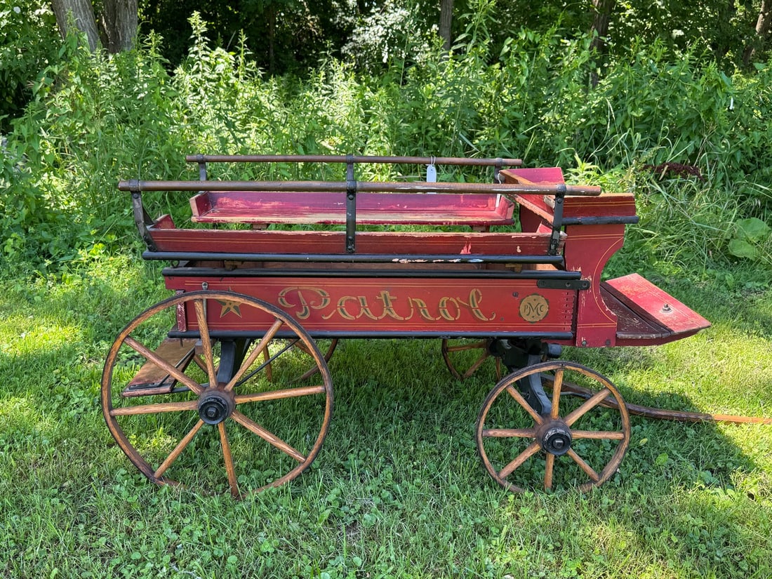 Fabulous Paris Mfg. Co. Patrol Wagon (1 of 8)