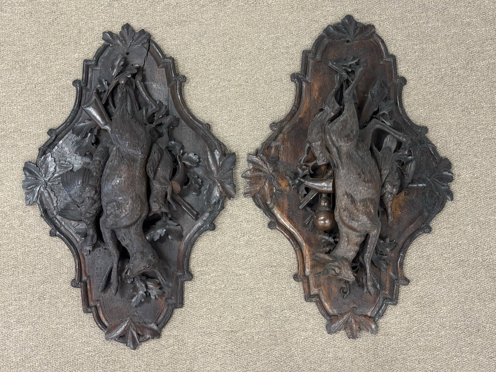 Pair of 1890s Black Forest Hanging Wall Plaques (1 of 6)