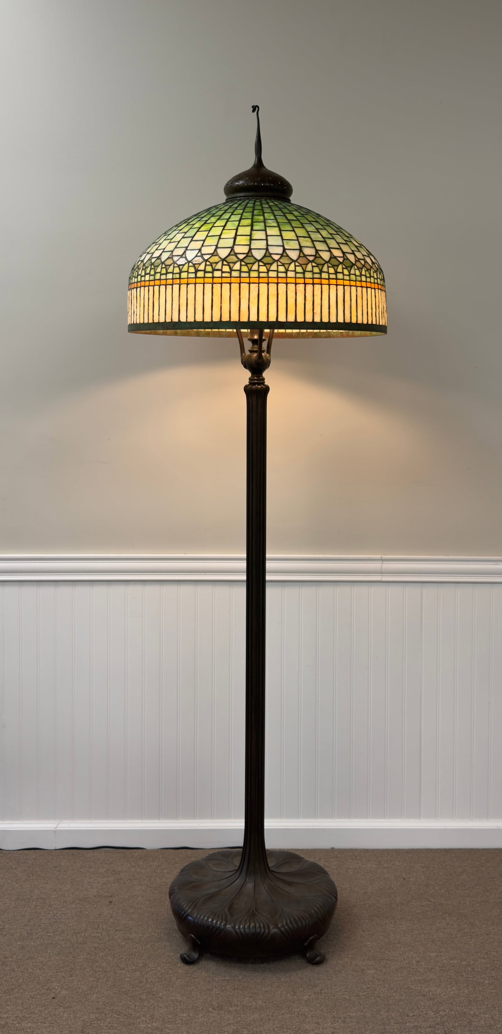 Tiffany Studios "Curtain Border" Floor Lamp (1 of 16)