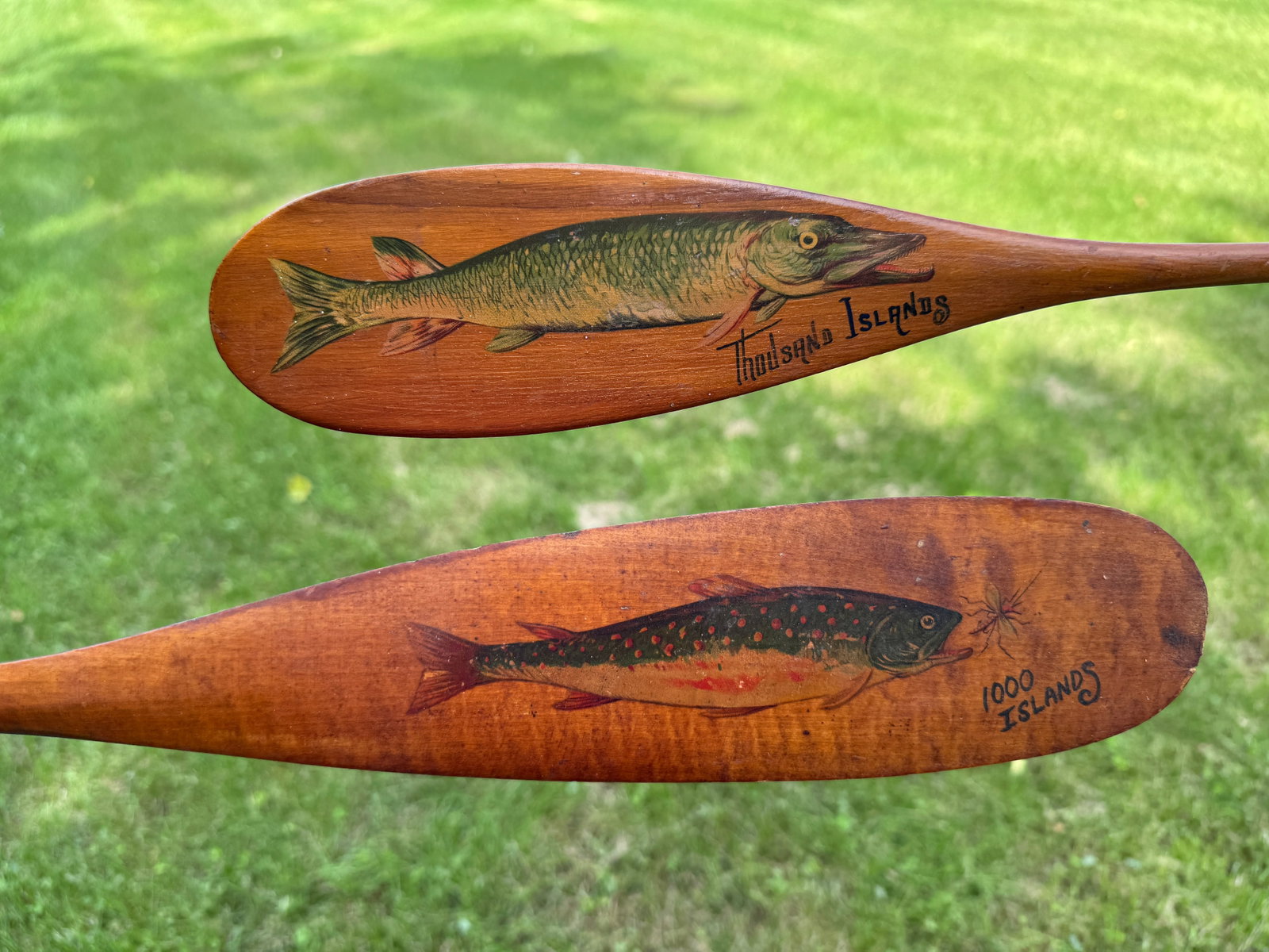 2 Thousand Islands Souvenir Paddles w/ Fish (1 of 3)