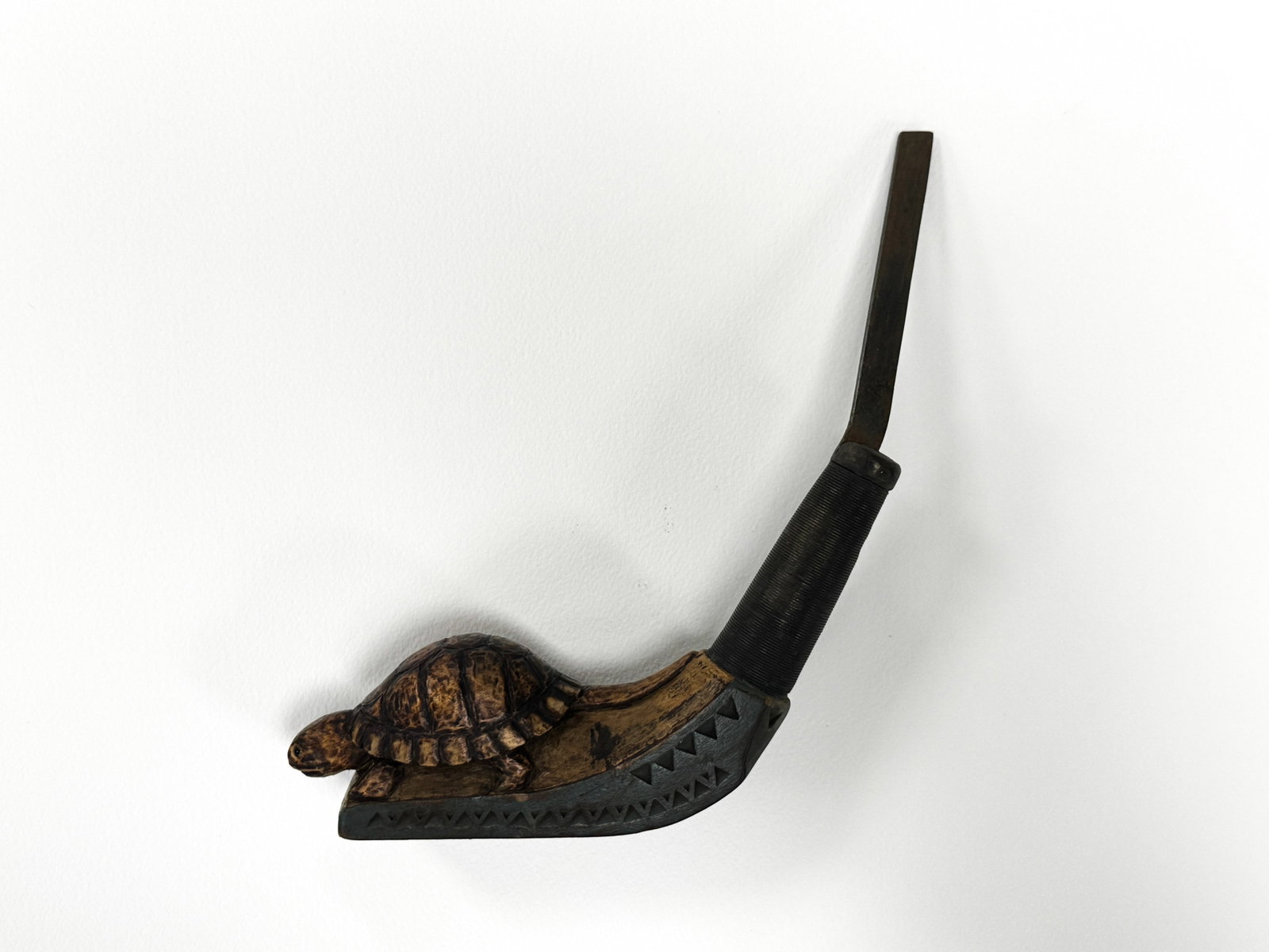 Joe Neale Turtle Carved Crooked Knife: Woolwich, ME. 10.5" long.
