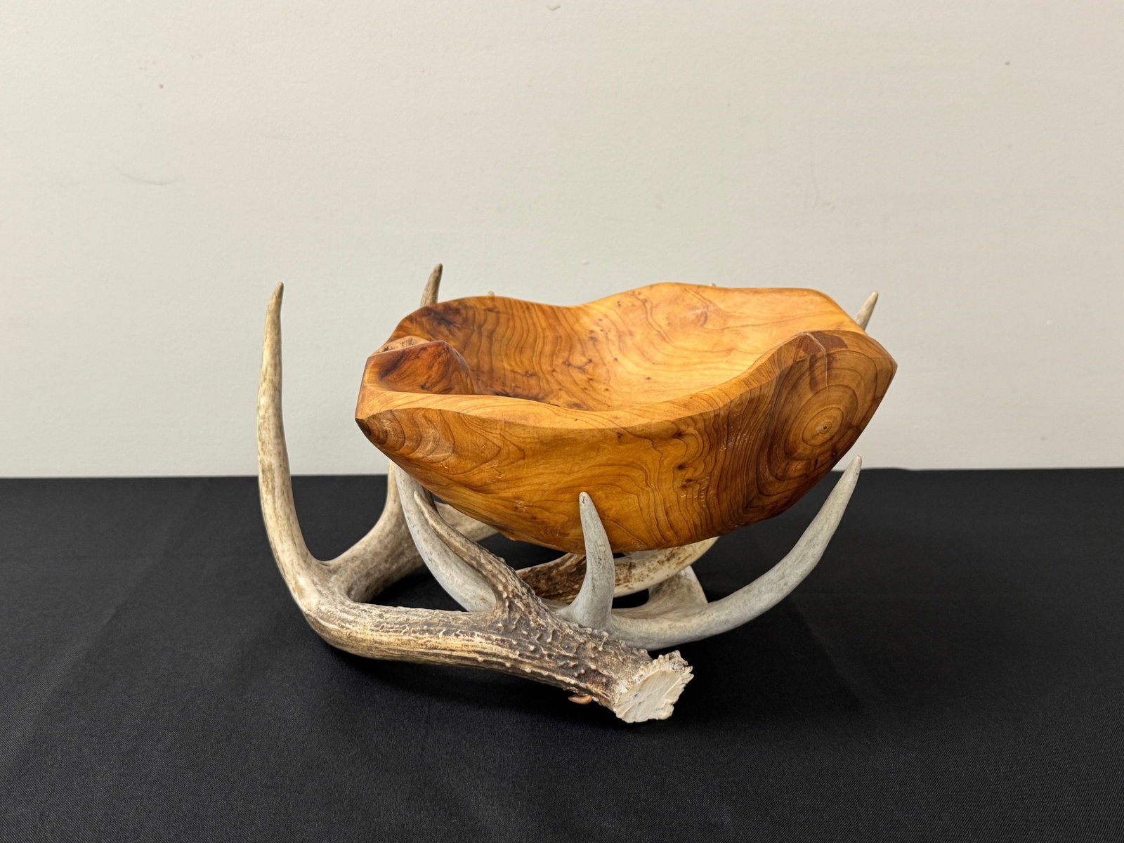 Whitetail Antler & Wooden Carved Center Bowl: 12" diameter, 7.5" tall