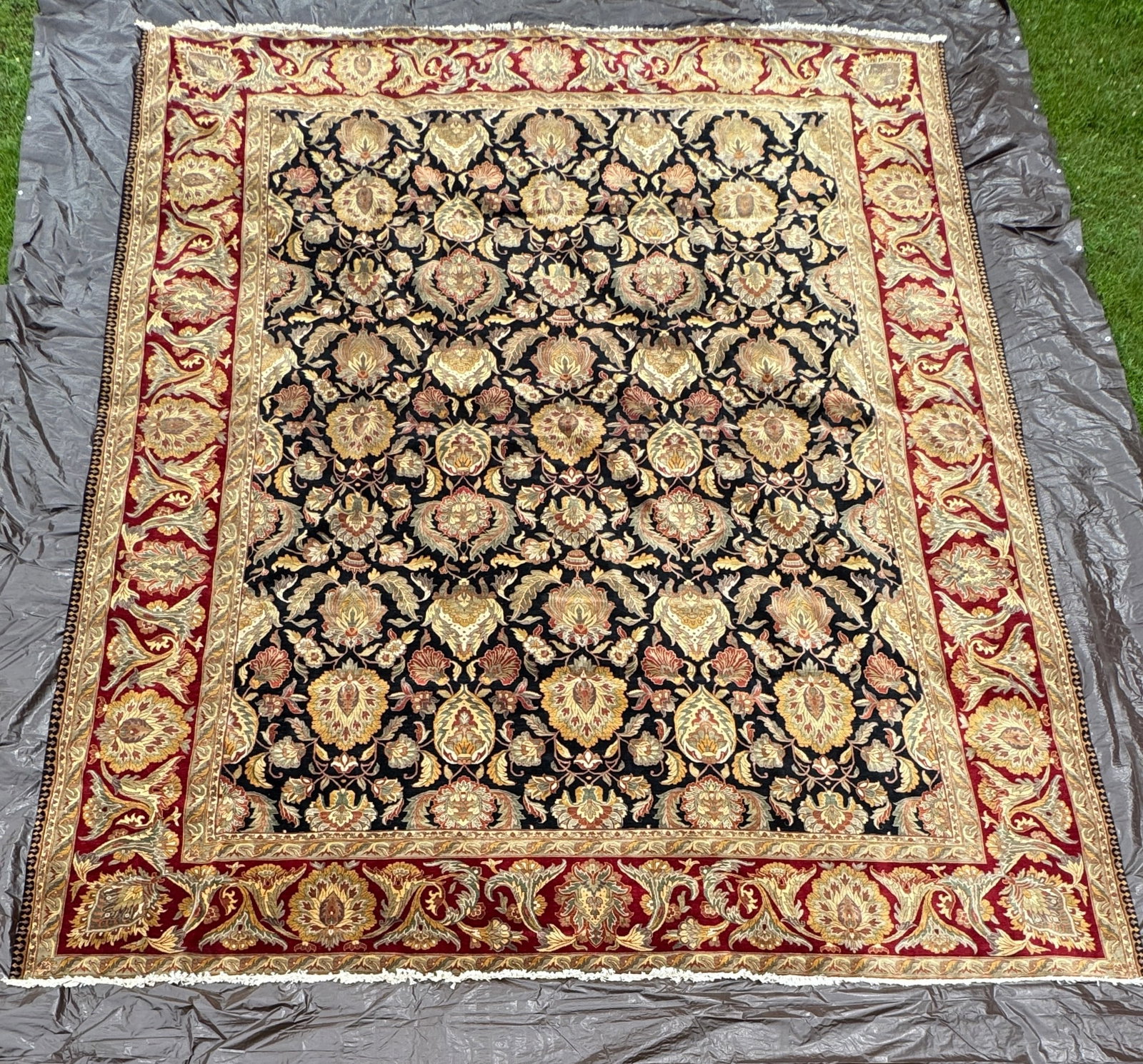 Palace Size Handmade Wool Oriental Rug - 16' x 20': From a home on Lake George. Proceed of this lot goes to The Hyde Museum in Glens Falls. Excellent Condition, Very Heavy, Pick up Only.